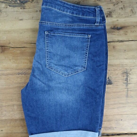 SO BLUE DENIM LOW RISE FAVORITE BERMUDA SHORTS WOMENS SIZE 17 NWOT - Picture 7 of 7